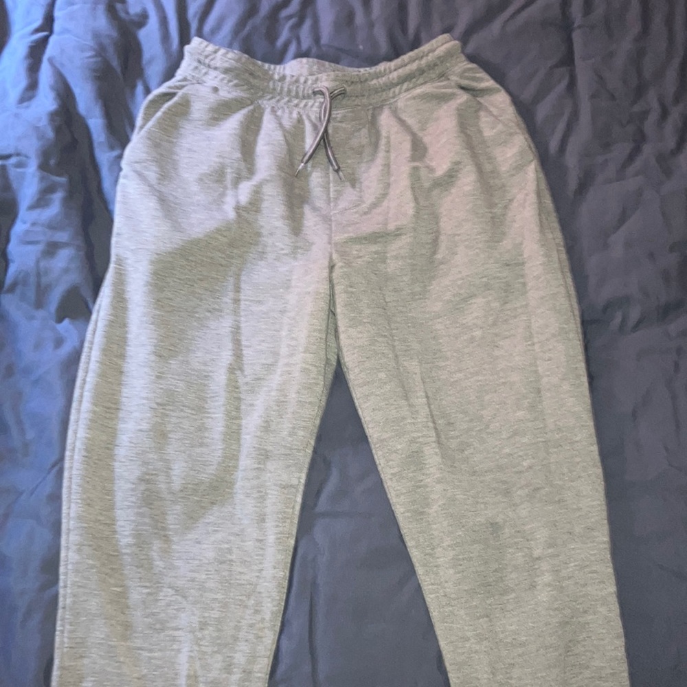 Athletic pants